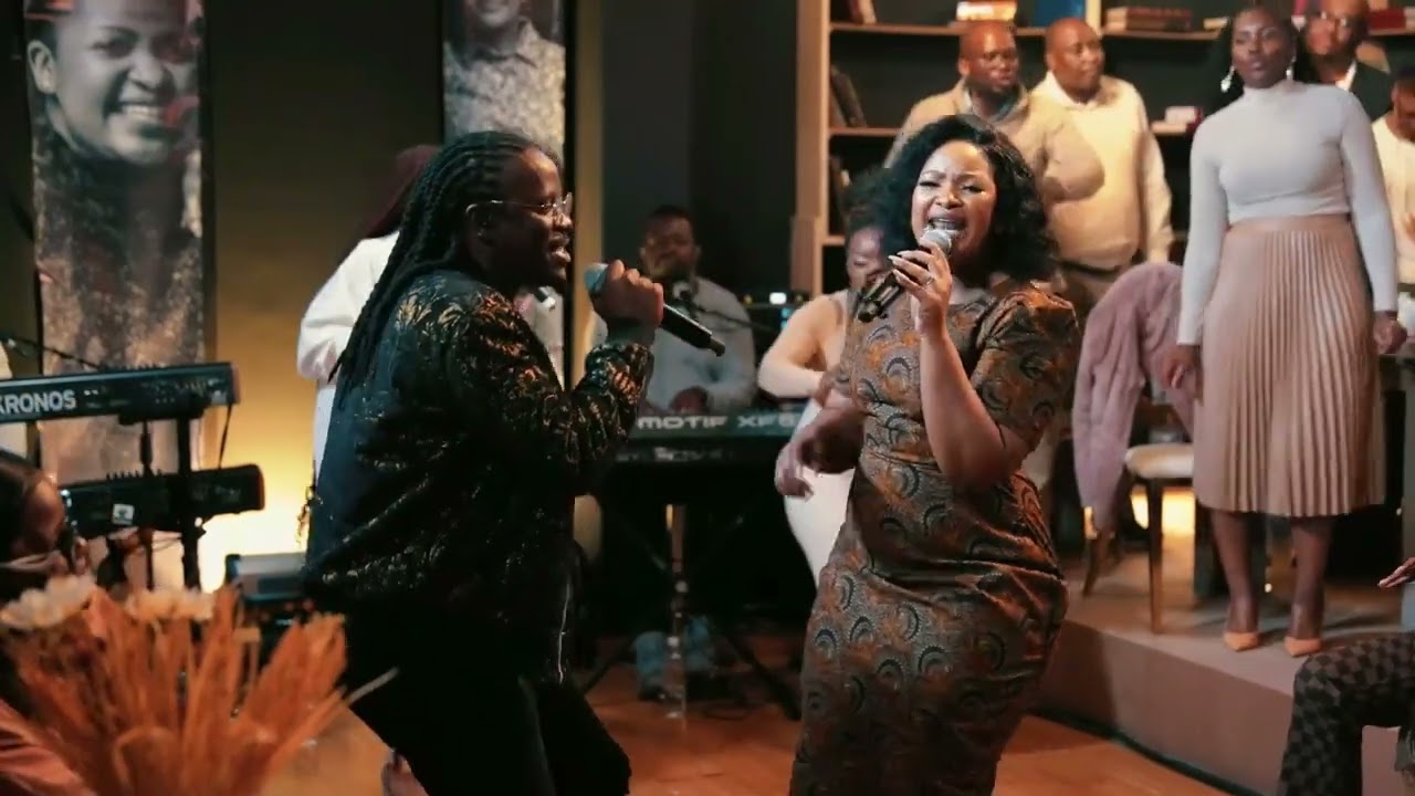 FUTHI MHLONGO ft. BETUSILE - SIMILE UMZUZWANA - OFFICIAL VIDEO