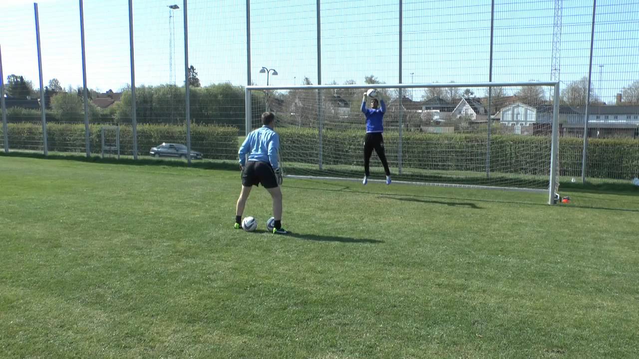 GOALKEEPING DRILLS CATCHING DRILL 6 YouTube