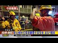 新北樹林垃圾車翻覆卡安全島 波及1轎車 @newsebc