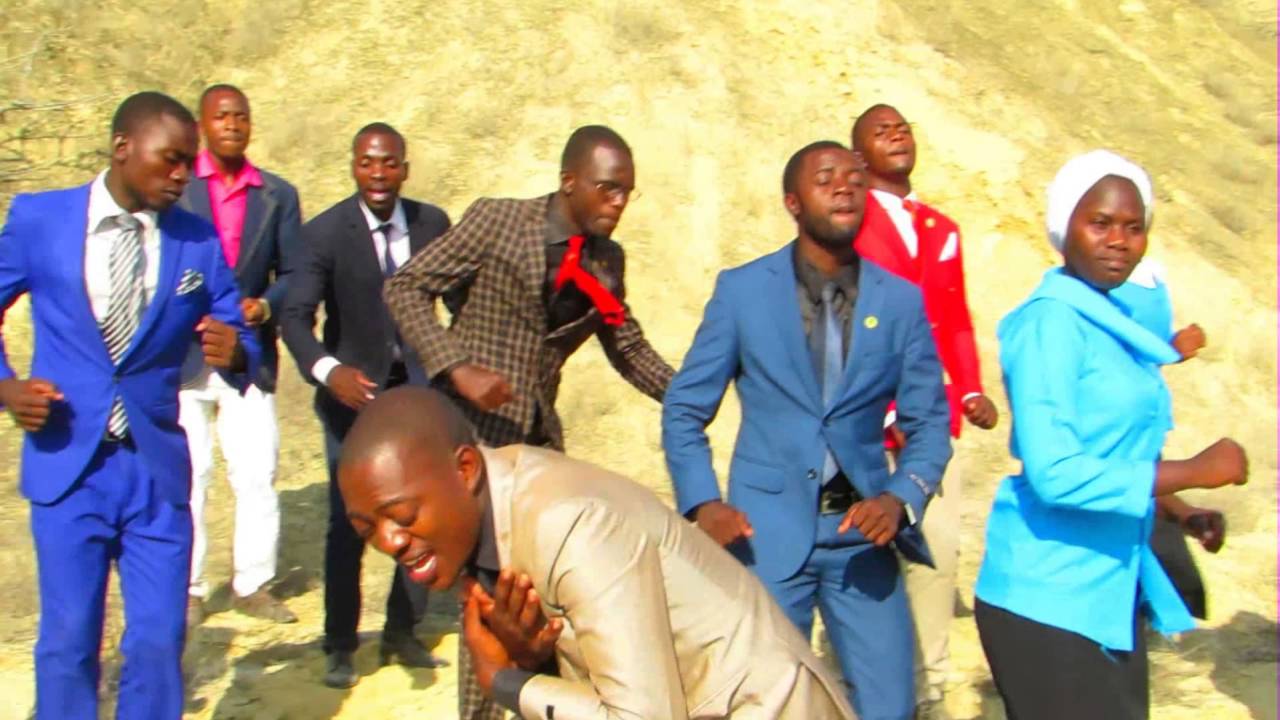 BENGUELA APRESENTA.LEVADORES DA PALAVRA