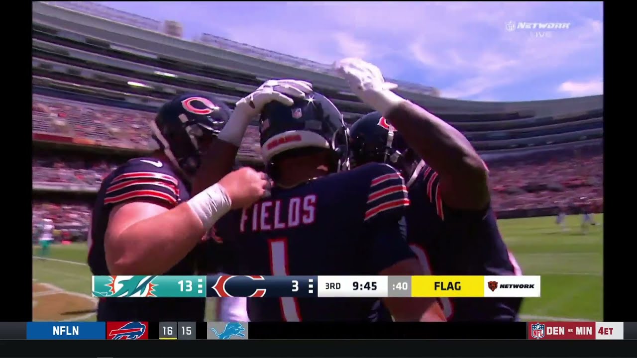 Justin Fields scores his first NFL touchdown