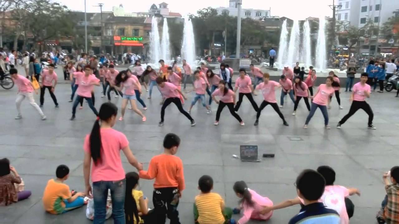 V-Sone Welcome SNSD to Vietnam