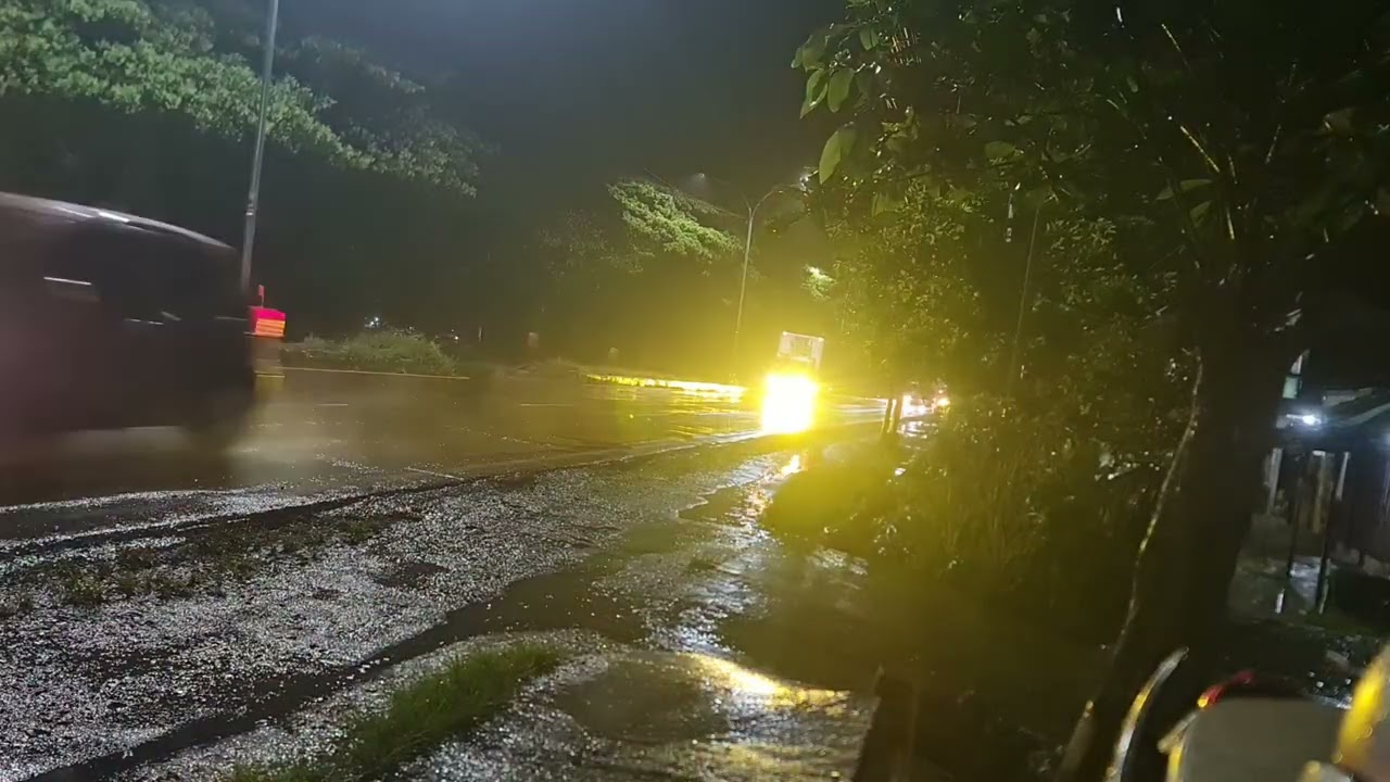 Rainy Roadside Traffic at Night | Relaxing Street View