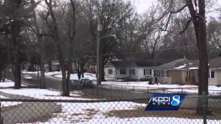 Police during standoff: 'Drop the gun'