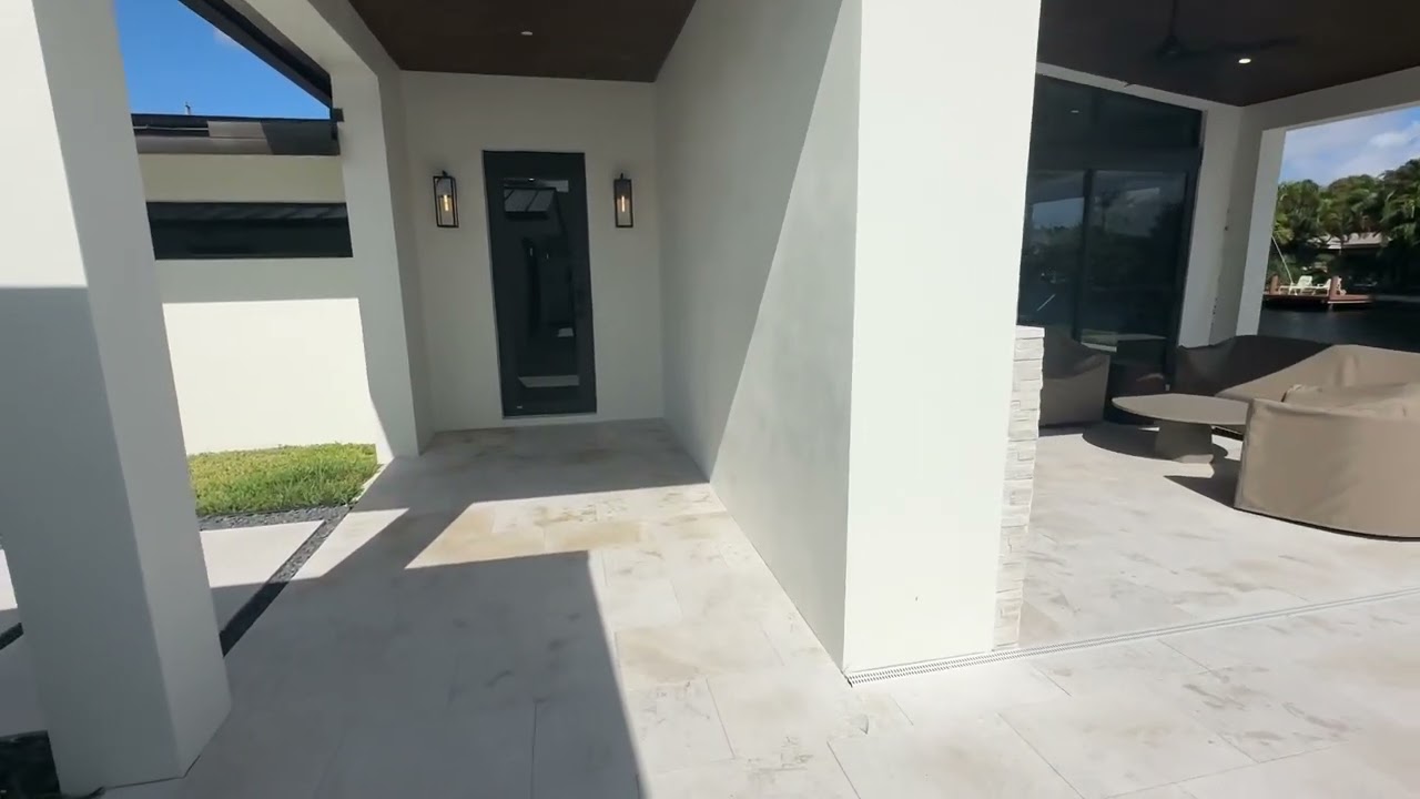 Stunning 3 Bedroom, 3 Bathroom, Waterfront, New Construction in Wilton Manors