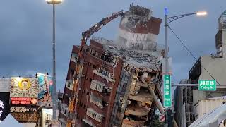 花蓮地震中最難拆的樓——受損最嚴重的天王星大廈，正在拆除中。
