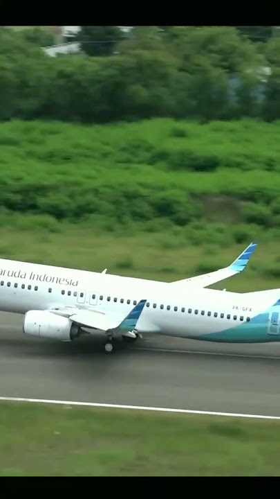 pesawat garuda lepas landas sangat mulus 24 #pesawat #pesawatterbang #garuda #garudaindonesia
