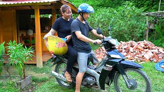 DAU and TU were very happy and excited to receive the precious gift. Go to KONG's house together