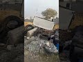 Las Brisas cada ves más se asen basureros clandestinos .