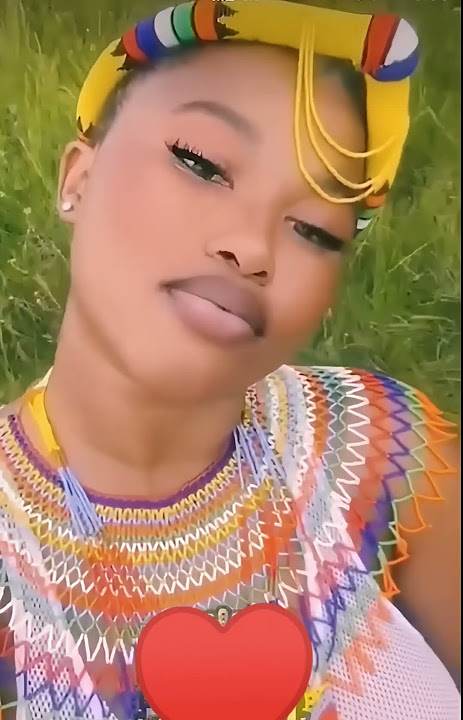 Zulu Queen in Beautiful Traditional Dress #zuluqeen #zuluculture #cute