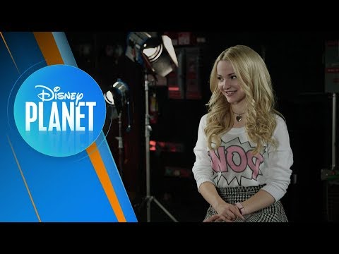 Secretos develados de Teen Beach 2, Dove Cameron y la nueva serie de Zendaya | Disney Planet