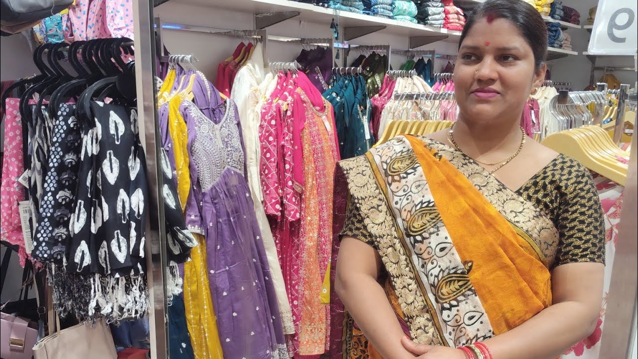 हम आज देखो कहाँ गये थे!! 👉👌💕💕👍शोपिंग करने!! गोरखनाथ maol!! Deliy vlog