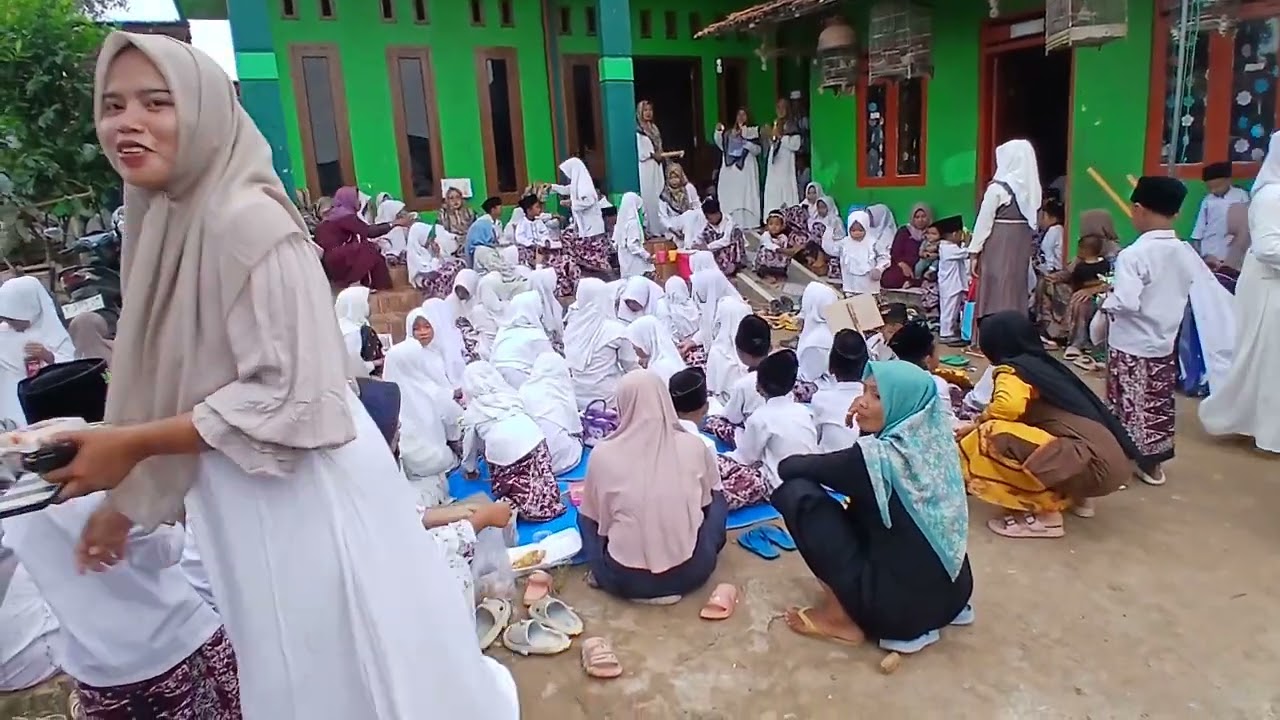 Pembagian Dooprize LPI Al Azhar acara pawai jelang romadhon 1447 H