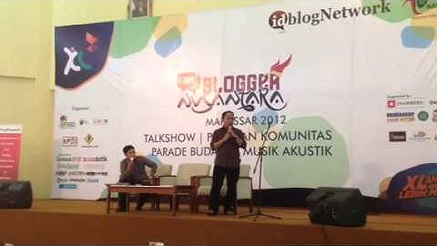 @asritadda Menyampaikan Materi BlogPreneur di #BN2012