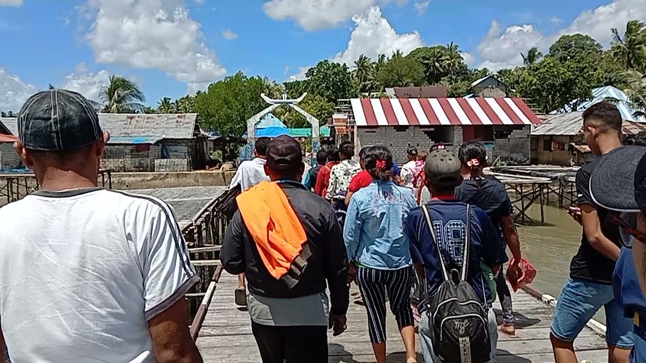 Penjemputan Kel.Besar Angwarmase oleh Kel.Besar Weridity di Desa AWEAR BARU. (Tgl. 14-04-2021).