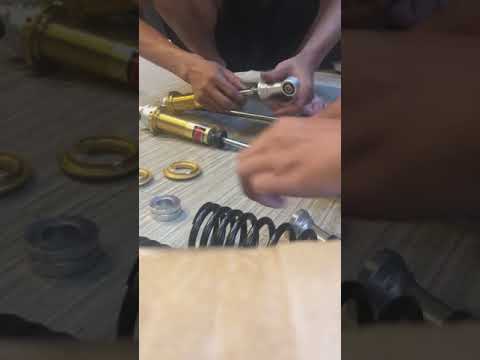 Video Hướng dẫn tháo phuộc yss vào cục nhôm đôn nhanh gọn lẹ - youtube