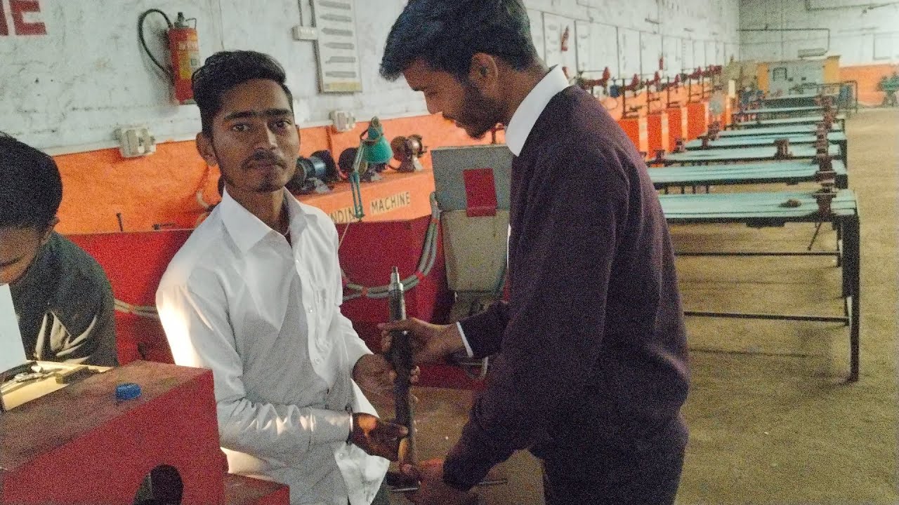 ITI FITTER VLOG 💀 3 JAW LATHE MACHINE PRACTICE PART - 1 KUCH AISA HUA ASHA ITI CHAS 