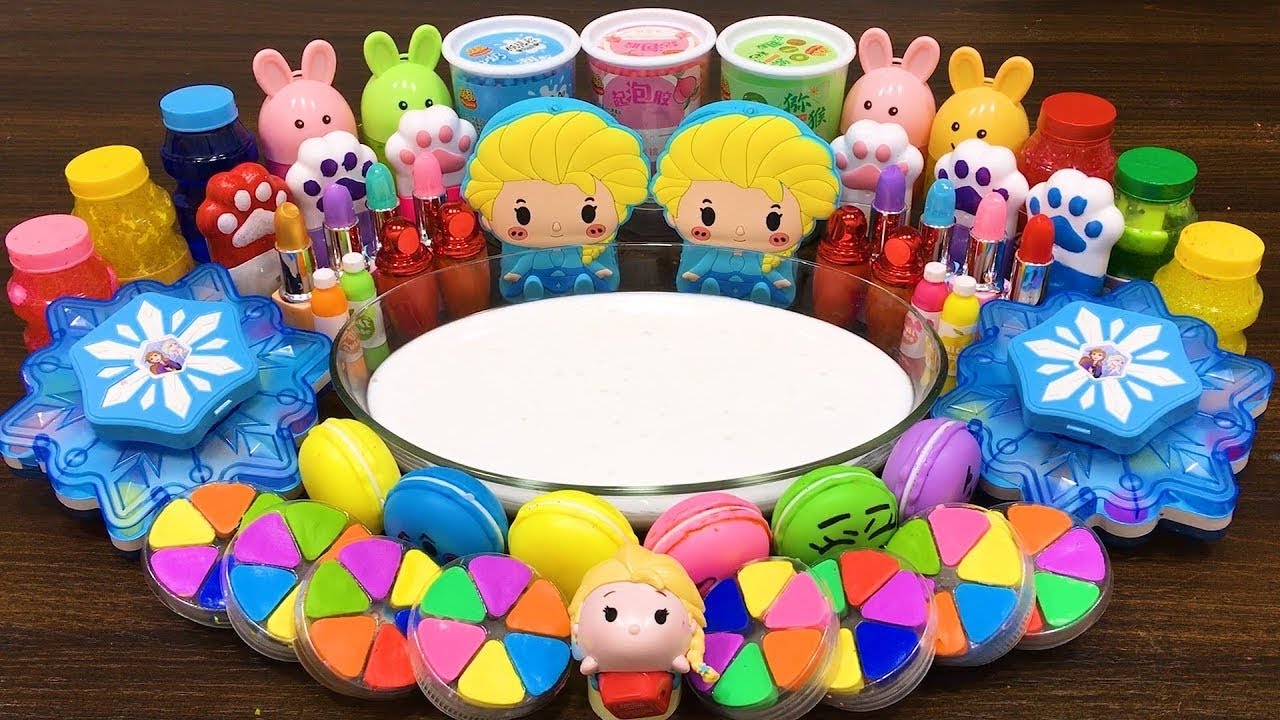 LIVE: Mixing Makeup, Glitter and More into Glossy Slime 