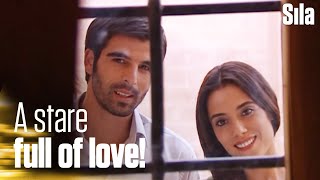 Sila and Boran look at their twins with love! ❤️ - Sila