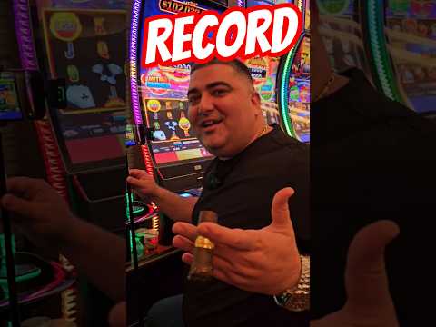 This MEGA JACKPOT Shocked Everyone #shorts #vegas #jackpot