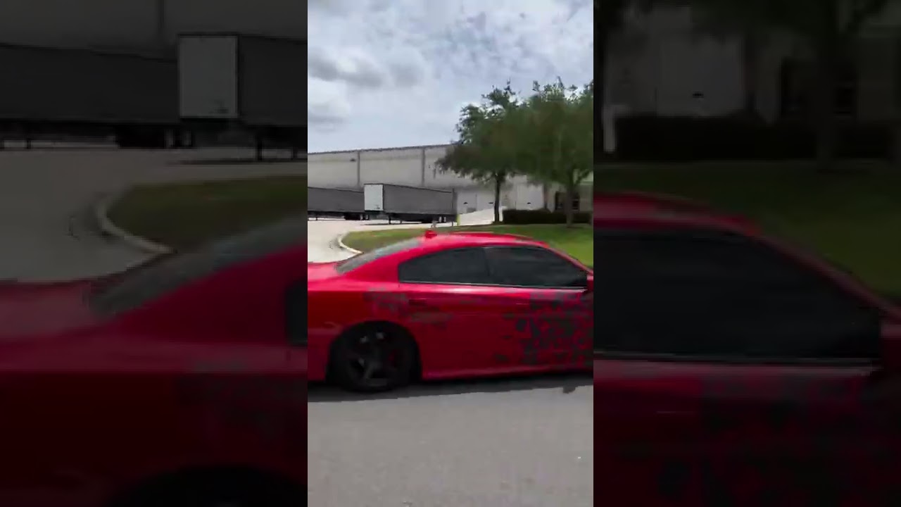 Hellcat drifting a back street 🔥