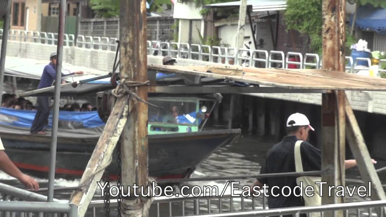 Khlong Saen Saep canal crossing