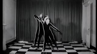 Etienne Decroux présente: L'usine, 1961