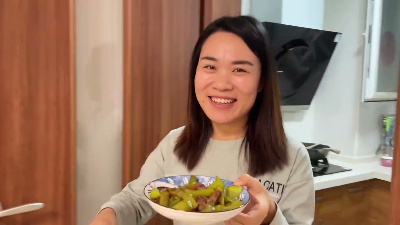 结婚1周年老公惊喜不断，半夜拉媳妇出门约会，直男终于开窍了？