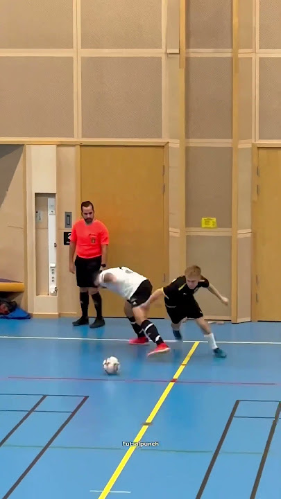 99% Skills and 1% Stamina 🙈😂 #futsal #nutmeg #futsalplayer #meme #shorts