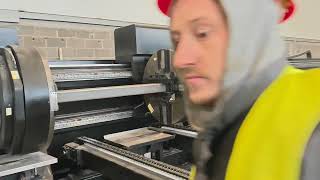 Three-chunk automatic loading and unloading laser tube cutter + front chuck over-interference