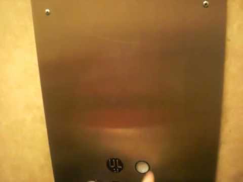 Graeginator Rides The Elevator at Carson Pirie Sco...