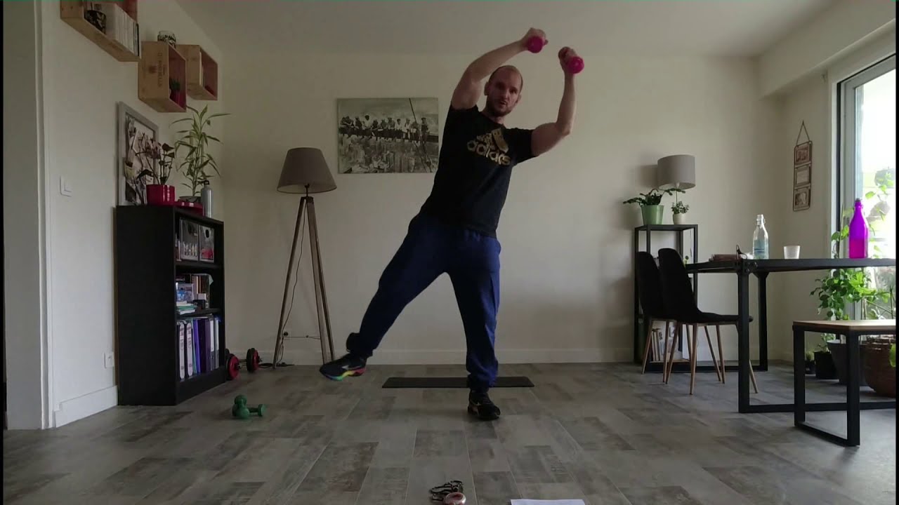 Gym senior -  Gym dynamique spécial renforcement musculaire avec des haltères