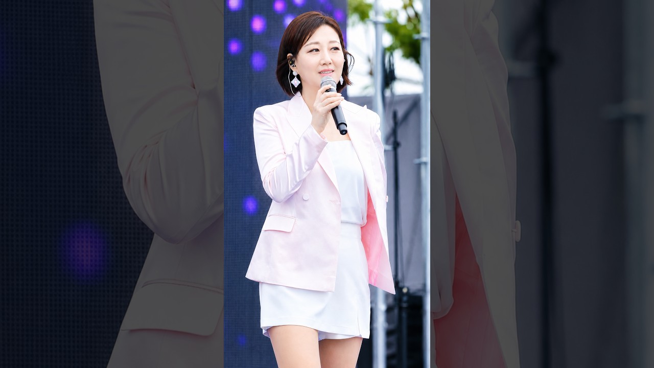 장윤정 저 멀리서 걸어오는 모습은 드라마 (여)주인공 같은 입장 씬 #꽃