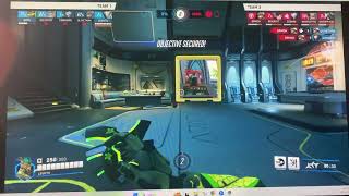 Is that a Winston stuck in the spawn door