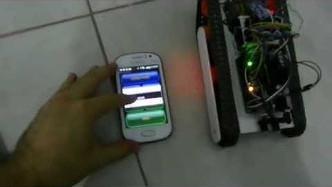 Robot oruga controlado con Arduino.