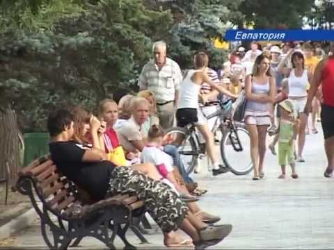 Нарушители антитабачного закона продолжают курить на остановках, в переходах и детских площадках