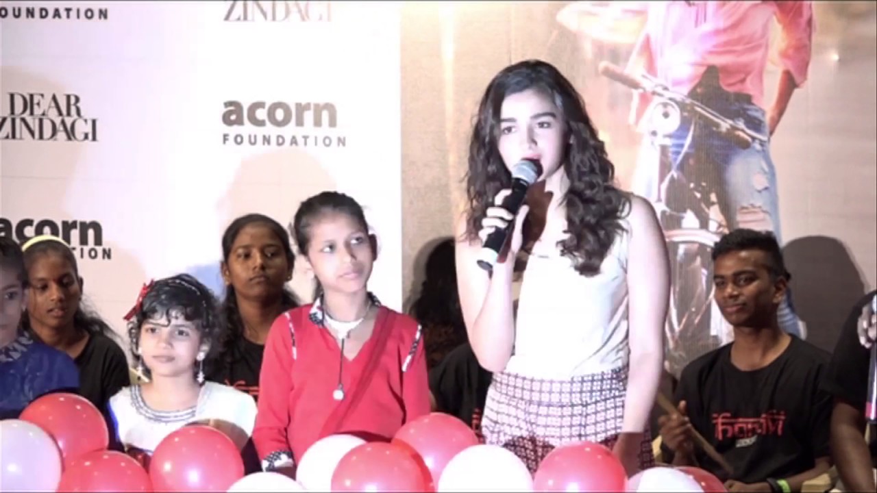 Alia Bhatt With Dharavi Kids life facebook