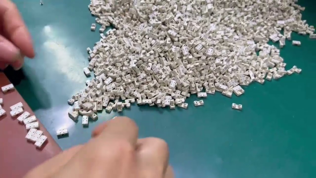 Introducing the SMD Fuse Holder - the ultimate solution for reliable circuit protection!