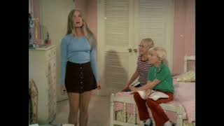 Marcia Brady Pantyhose Scene - I don't have a thing to wear!