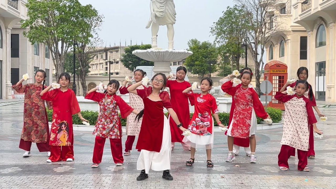 NỤ CƯỜI XUÂN Remix | Dance Kid Opal Riverside T7,CN