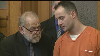 Former Warren teacher sentenced to 18 months for sexual contact with a minor