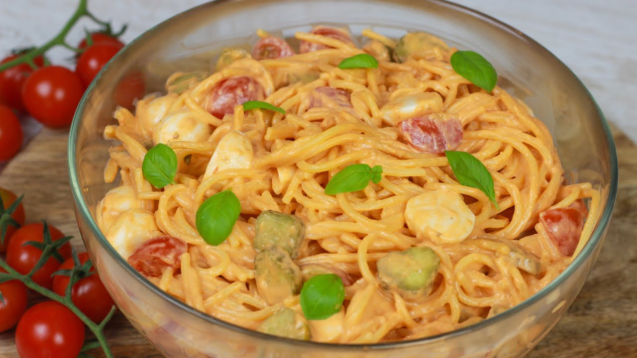 Spaghettisalat mit Mozarella und Tomaten in 10 Minuten I Nudelsalat ...