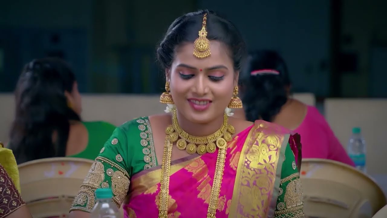 Radhika Hatches a Plot against Rajini - Rajini - Full Ep 160 - Zee Tamil