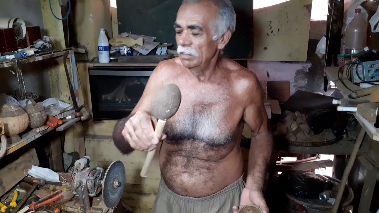 PRODUÇÃO DE COLHER E CONCHA  DE COCO