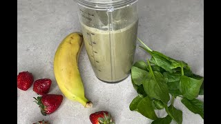 HOW TO MAKE STRAWBERRY BANANA AND SPINACH SMOOTHIE