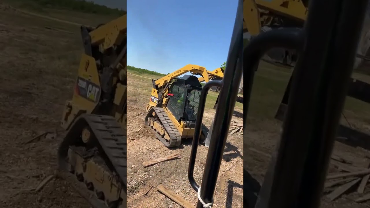 Excavator Driver Steals Forks Fallen from Another Machine