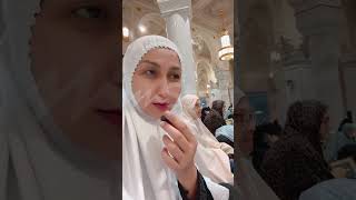 Kak Km Dapat Cium Kaabah, Ramai Sebak Terkenang Dia Dihina Dan Dicaci Netizen