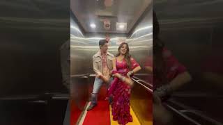 Rehearsals In Lift Param & Sundaris Quick Lift Run-Through Before The Spotlight Calls.