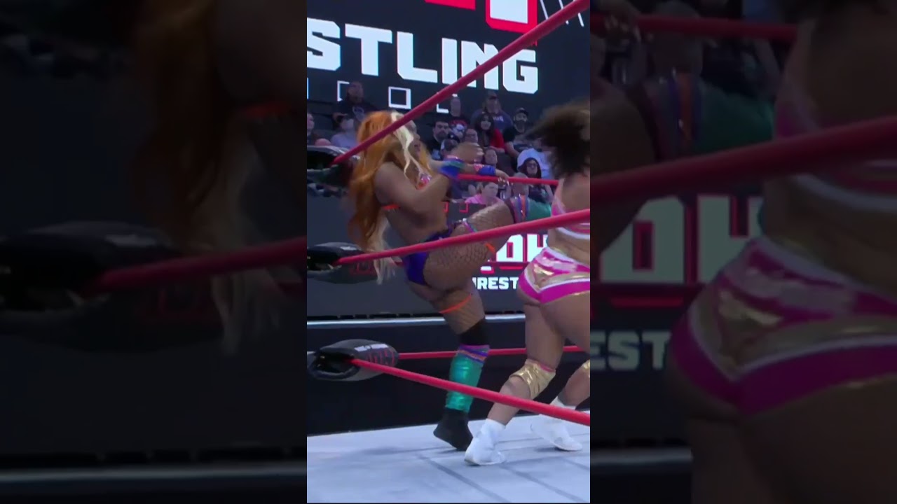 Kiera Hogan with the comeback! 