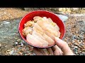 渓流で焚火炙り活ホタテの漬け丼！